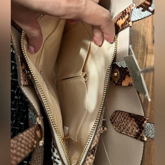 Snakeskin Pattern Tote - Picture 4 of 4